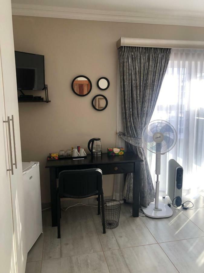 6 On Acacia Joanesburgo Exterior foto